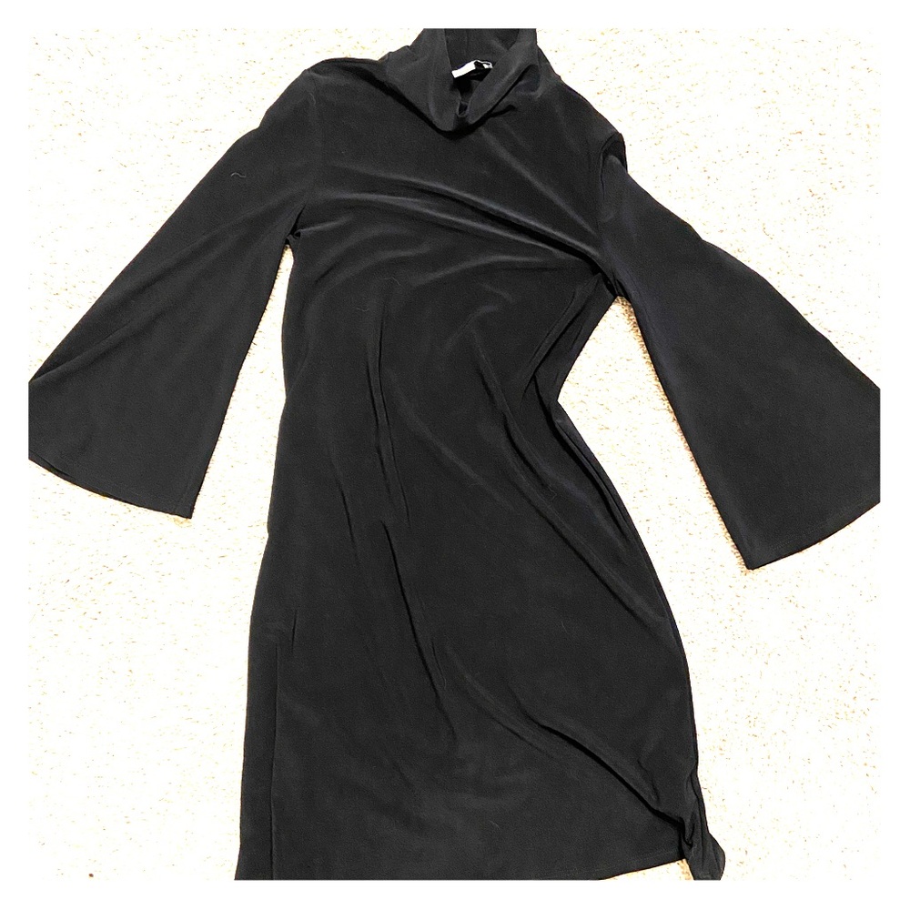 EUC White House Black Market Short Black Dress XS